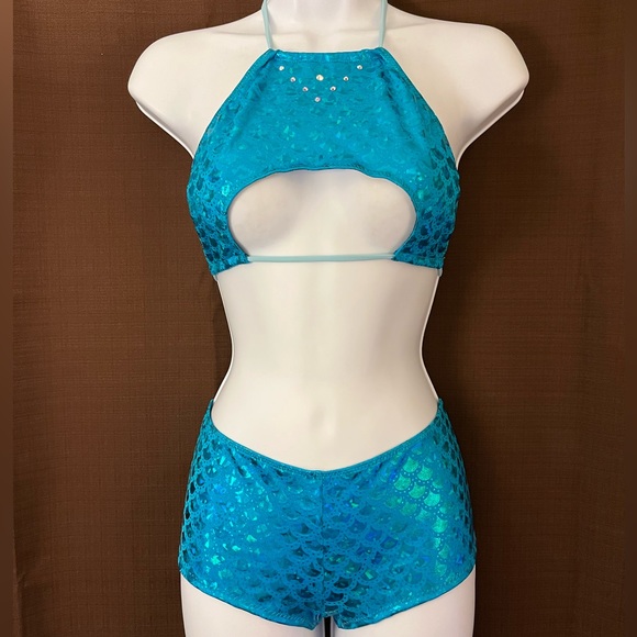Handmade Halter Bikini & Mini Shorts Size Small - Picture 1 of 6